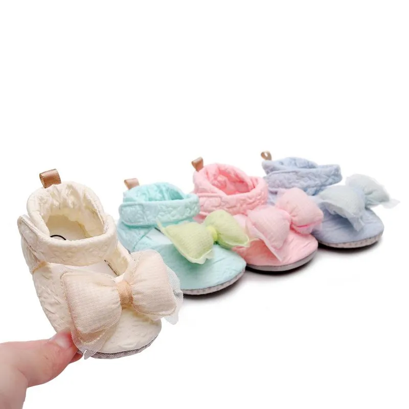 (0-18M)Embossed Bow Princess Soft Shoes