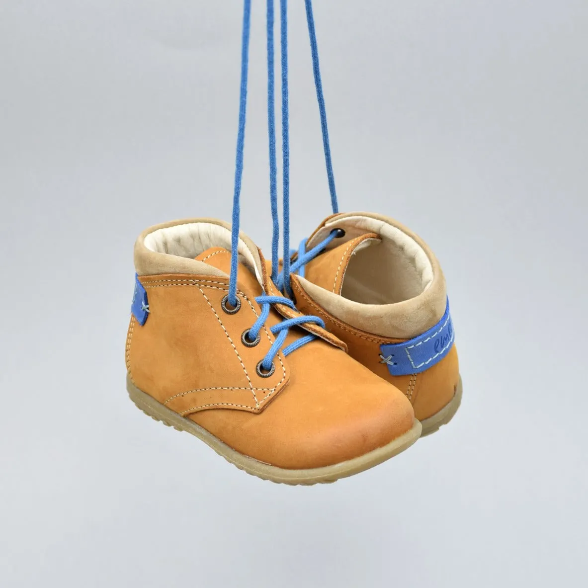 (2440-10) Emel first shoes