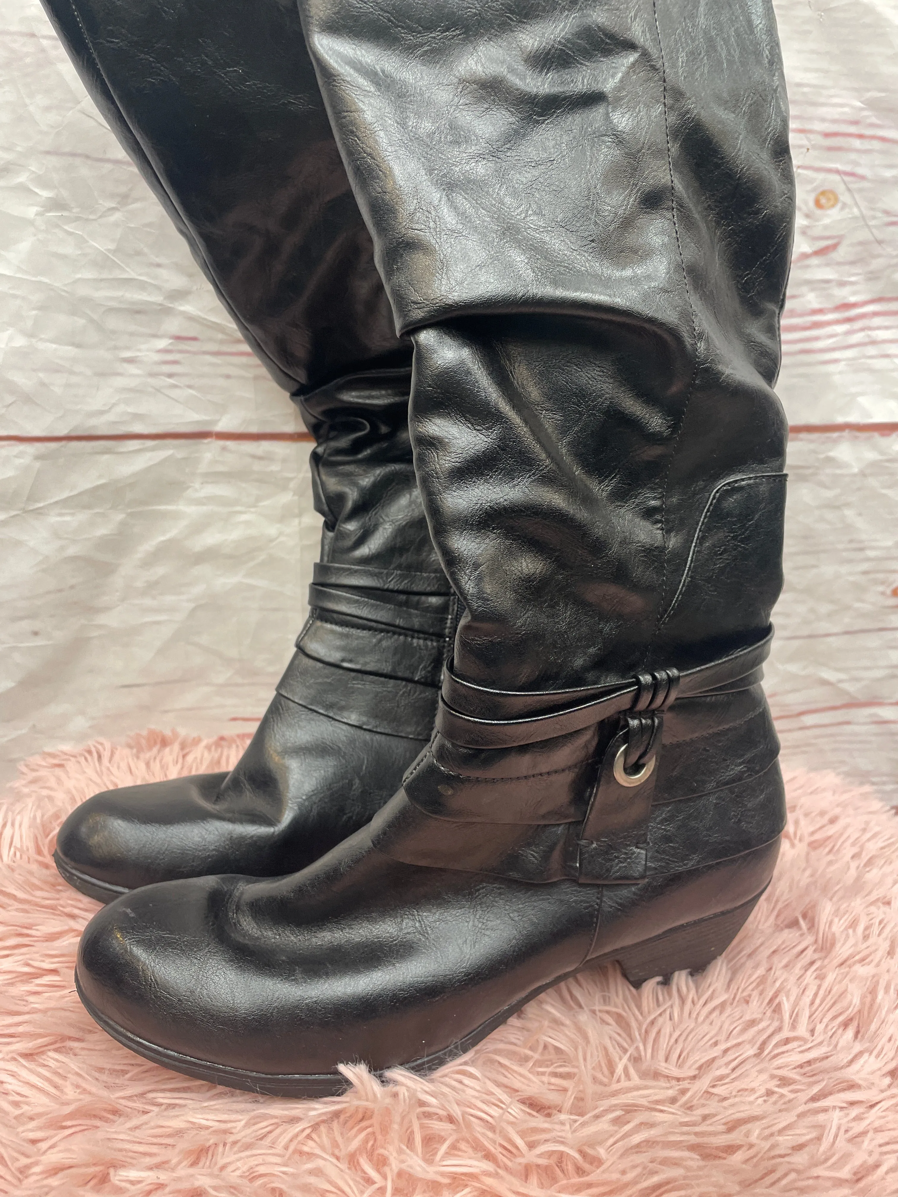 Knee-High Flat Boots from Clothes Mentor - Size 11