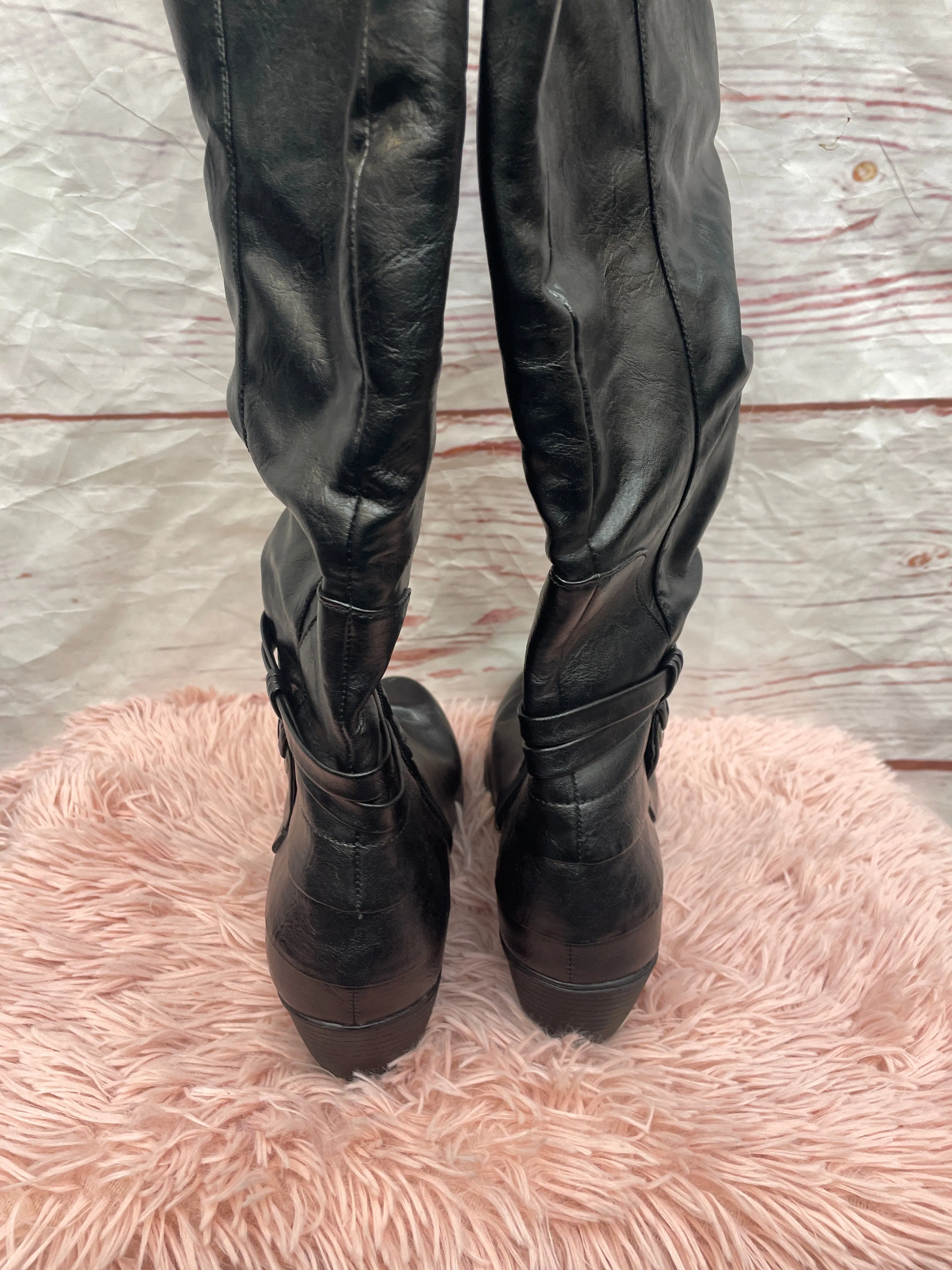 Knee-High Flat Boots from Clothes Mentor - Size 11