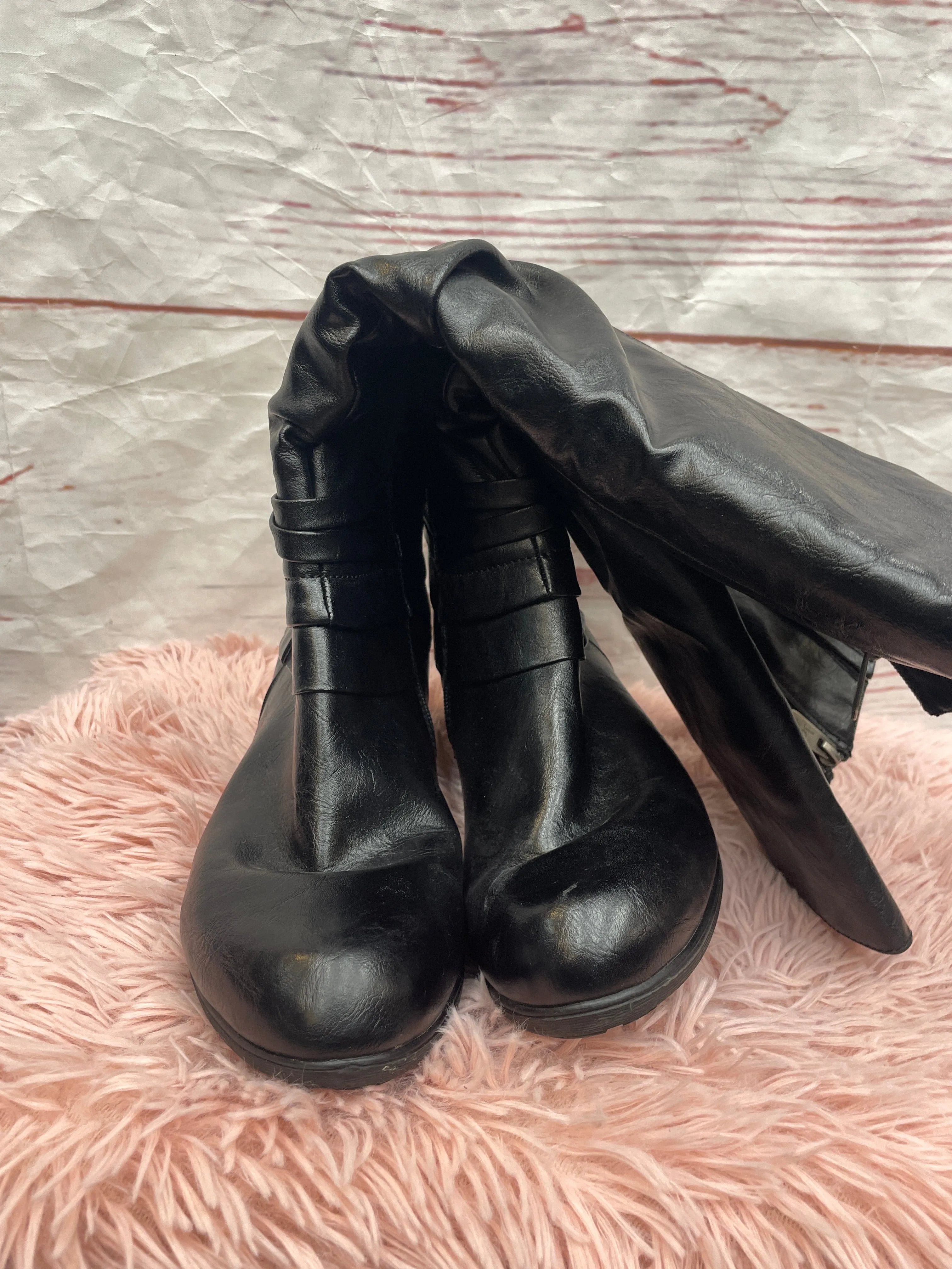 Knee-High Flat Boots from Clothes Mentor - Size 11