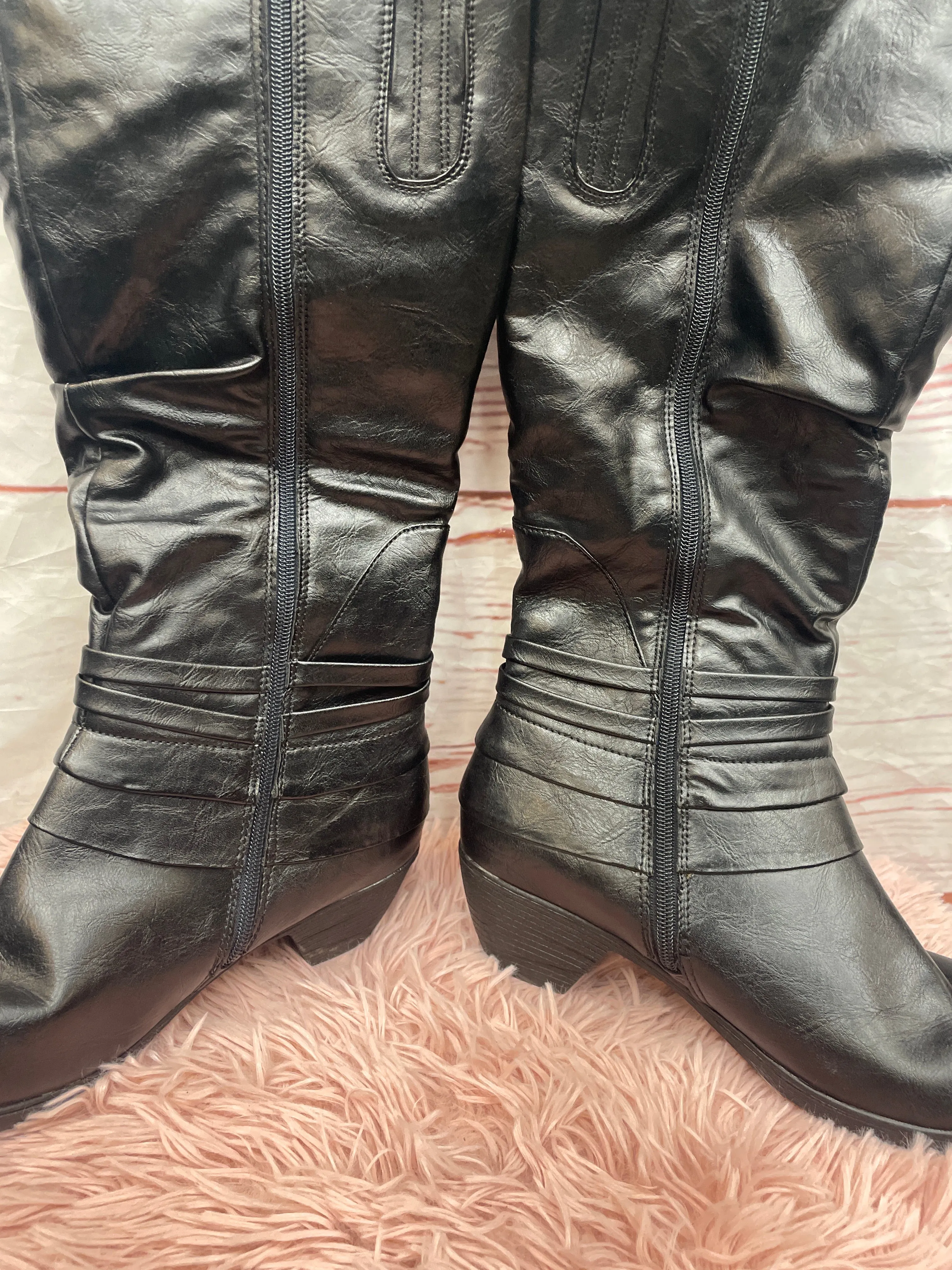 Knee-High Flat Boots from Clothes Mentor - Size 11