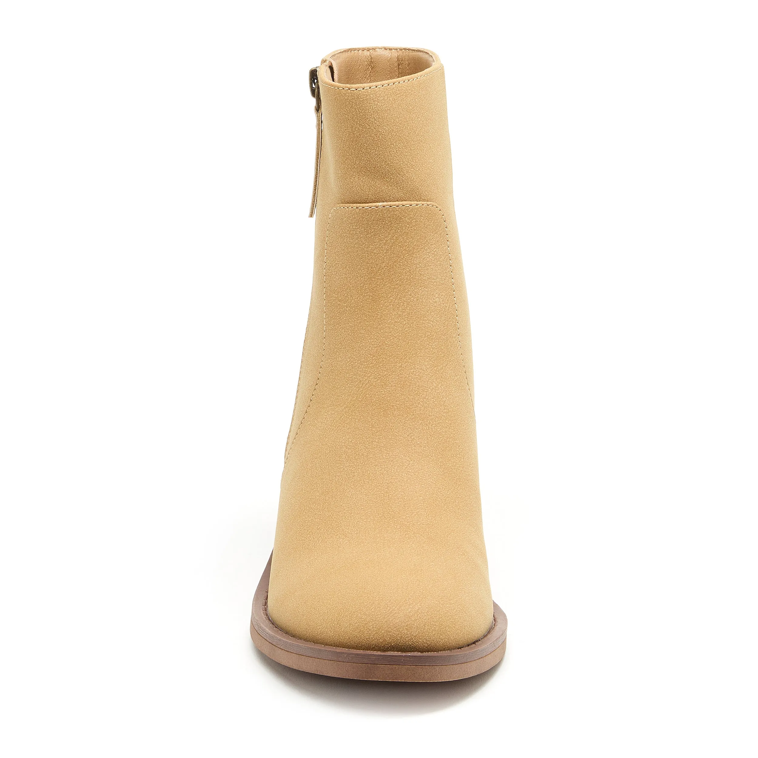 Stylish Camel Leather Boots for the Modern Wanderer